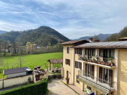 Sabbio Chiese Apartment | Pet-Friendly Stay at Agriturismo Rocca Dei Marchesi