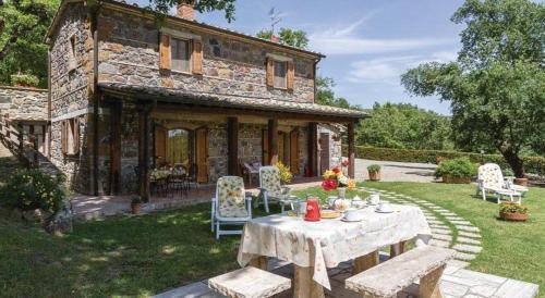 Radicofani Apartment | Guest Favorite: Agriturismo San Luciano - Pet & Child Friendly