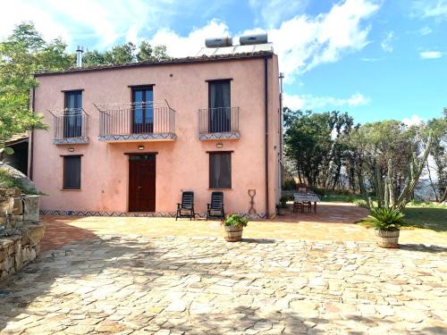 Gangi House | Top-Rated Agriturismo San Pietro with Family-Friendly Amenities