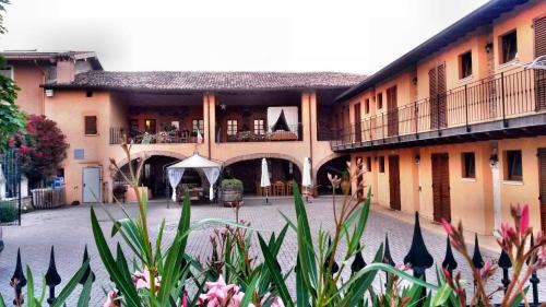 Bedizzole House | Charming Agriturismo SANGALLO: 9/10 Rated with Family Amenities