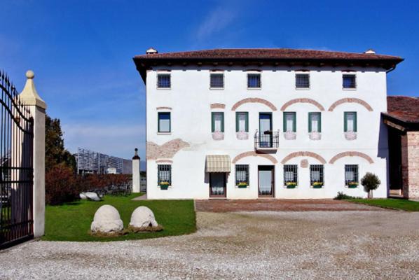 Quinto Vicentino House | Family-Friendly Retreat at Agriturismo Sartori Terenzio