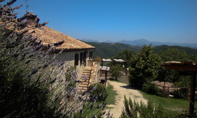 Monteluiano House | Idyllic Oceanfront Farm Stay Agriturismo Semidimela