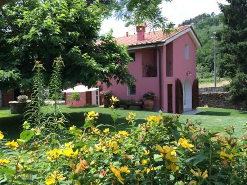 Pistoia House | Top-Rated Agriturismo Terrarossa: Family-Friendly Retreat