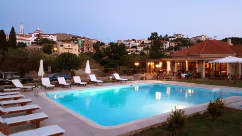 Kardamyla Apartment | Agroktima: Oceanfront Retreat with Pool and Pet-Friendly Perks