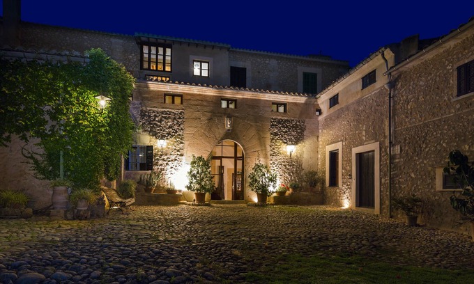 Ses Alqueries House | Relax at Sa Torre de Santa Eugènia with Pool & Ocean Views