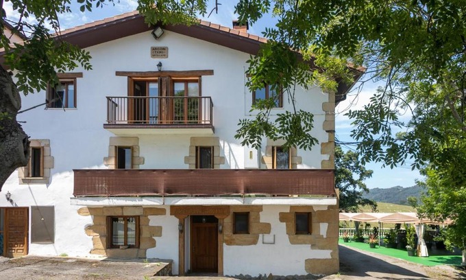 Zarautz House | Agroturismo Argoin Txiki: Rated 9.1, Family-Friendly Retreat