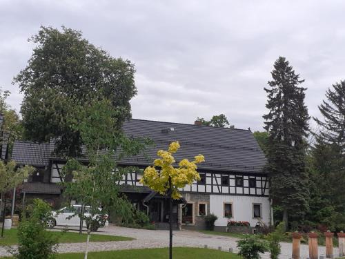 Dziwiszow House | Unforgettable Agroturystyka Łysa Góra: 10/10 Guest Rated Stay