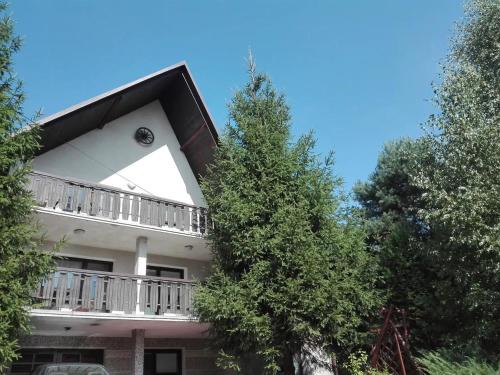 gmina Tuchow House | Pet-Friendly Agroturystyka Janiczek: Family Getaway Awaits!