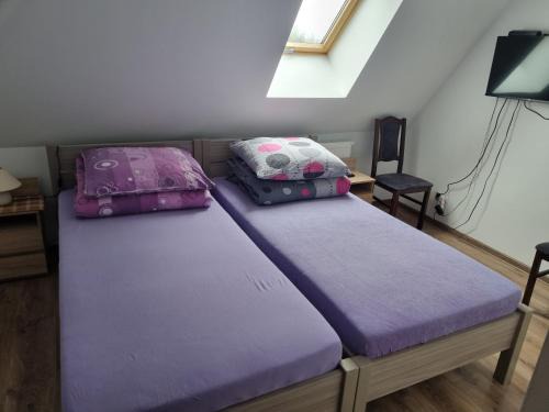 Miedzylesie House | Pet-Friendly Agroturystyka nad Stawem with 9/10 Rating
