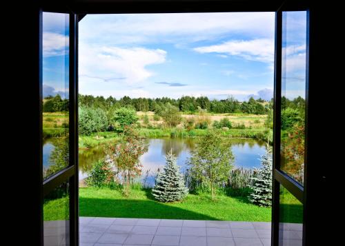 Beczkow House | Family-Friendly Agroturystyka Nad Stawem with Kitchen Amenities
