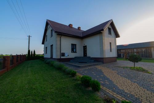 Spiczyn House | Cozy Agroturystyka Nowa Wólka with Hot Tub & Breakfast