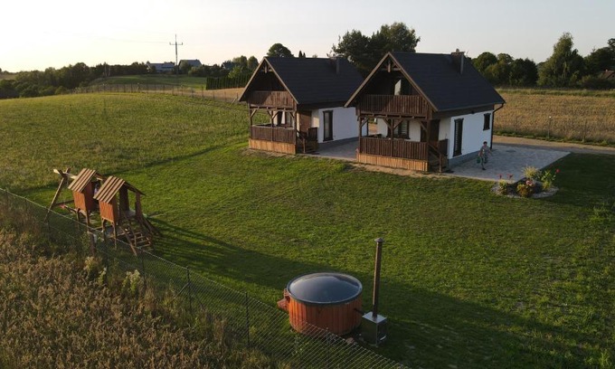 Debogory Apartment | Tranquil Agroturystyka: Cozy Cottage by the Lake
