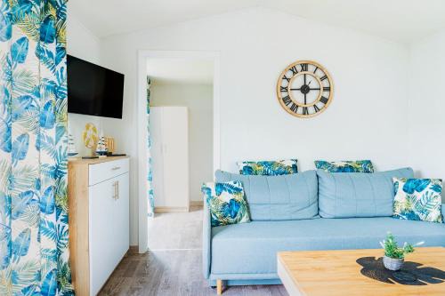 Ostrowo House | Relax at "AGUŚ": Modern Cabins Near the Beach, Pet Friendly