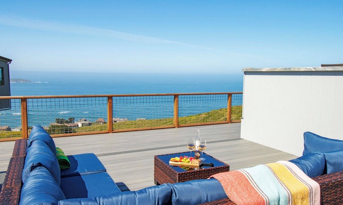 Dillon Beach House | Agua La Vista: Oceanfront Retreat with Hot Tub & Views