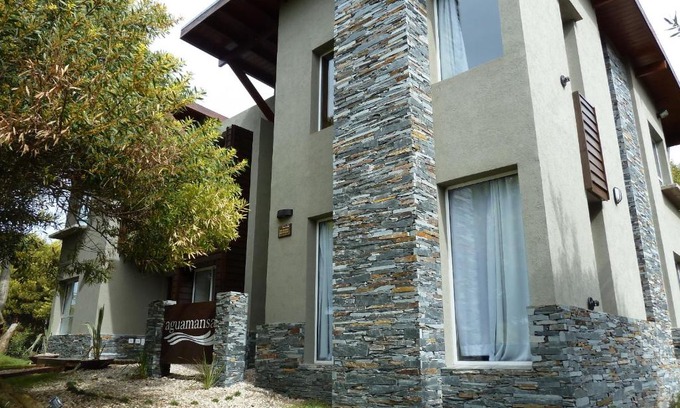 Las Gaviotas Cabin | Discover Aguamansa: Pet-Friendly Retreat with Pool & Breakfast