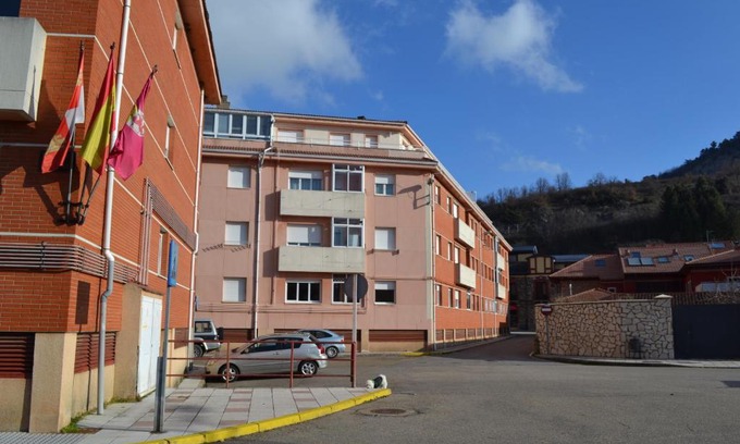 La Pola de Gordon Apartment | Family-Friendly Stay at AguasBlancas VUT LE 446 - Rated 9.3