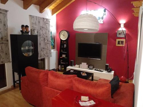 San Pablo Apartment | Discover Agustina de Aragón: Family-Friendly Retreat