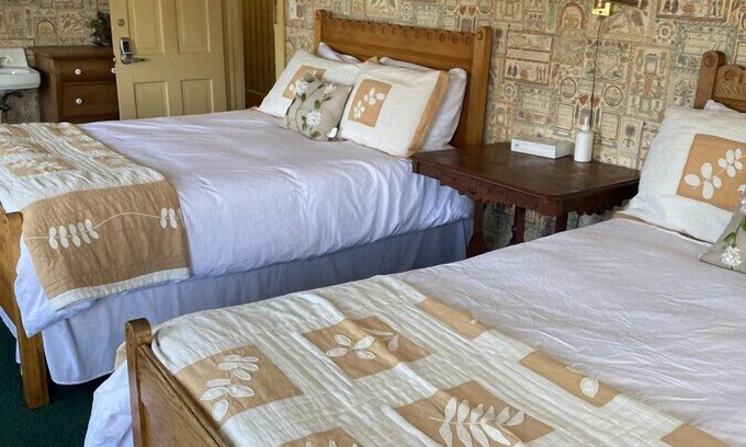 Wabasha Hotel | Comfort Meets Convenience at AH #36 with Spa & Breakfast