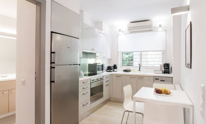 Palaio Psychiko Apartment | Top-Rated Paleo Psychico Apartment with Garden Oasis