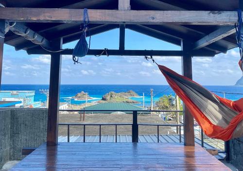 Lanyu Bed & Breakfast | Inviting Ahdu Backpacker Inn B&B with Oceanfront Views