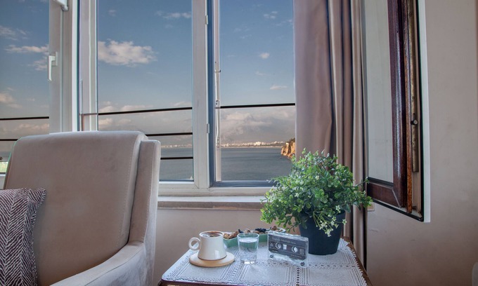 Kaleici Apartment | Beautiful Sea View Flat in Historic Old Town - Rated 10/10