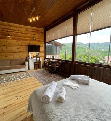 Arakli Bed & Breakfast | Inviting AHO 103: Scenic Mountain View Room & Child Friendly