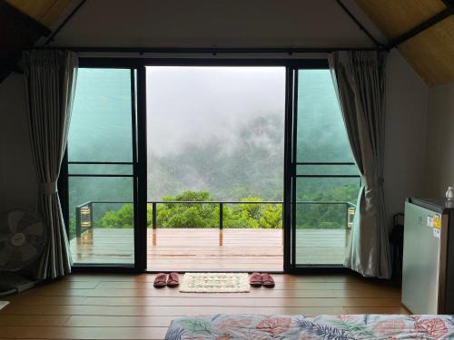 Mae Sai Other | Top-Rated Ahpo Kafei: Pet-Friendly with Delicious Breakfast