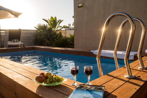 Kfar Vradim Cabin | Experience Ahuzat Van Gogh: Pool, Breakfast & 9/10 Rated