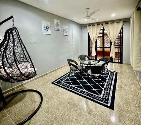 Kampung Seberang Takir House | Ai inap Homestay