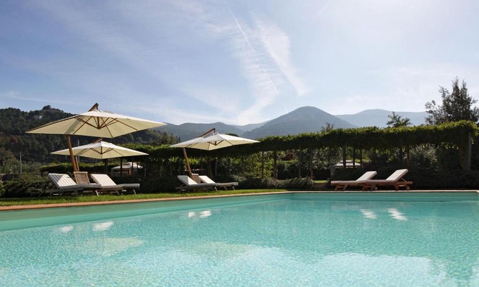 Vorno Bed & Breakfast | Discover ai Santinelli: 4-Star Ocean View Retreat