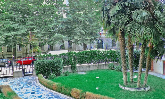Chiesa Rossa House | Discover Aiello Suites Executive: Eco-Friendly Comfort & Amenities