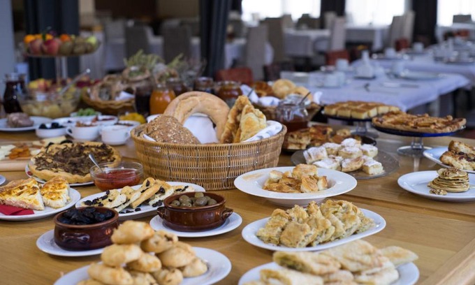 Edessa Hotel | Pet-Friendly Aigai Hotel with Ocean View & Private Pool