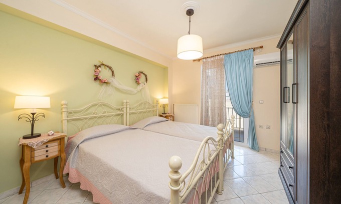 Kefalonia Apartment | Elegant Sea View Apartment in Argostoli with Spa Amenities