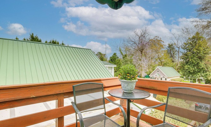 Aiken Apartment | Charming Aiken Apt w/ Balcony: Steps from Downtown Attractions