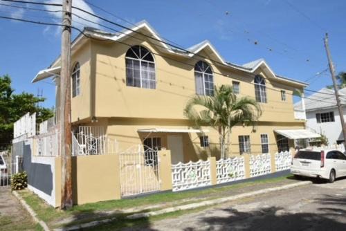 Ocho Rios House | Family-Friendly Aileen Palm Cove with Top Guest Ratings