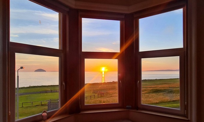 Girvan Cottage | AILSA VIEW, pet friendly, country holiday cottage in Girvan