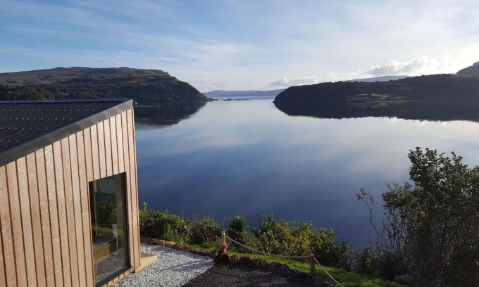 Achachork House | Experience Air an Oir - Skye Self Catering: 5-Star Retreat
