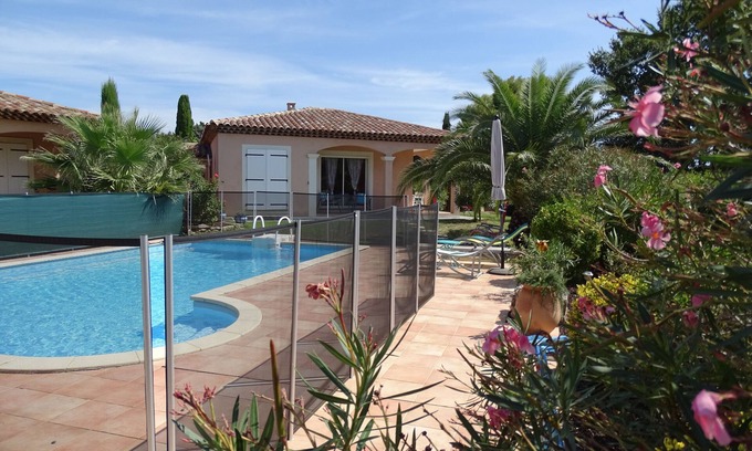 Roquebrune-sur-Argens House | Air-Conditioned Provencal Villa with Pool & Scenic Views