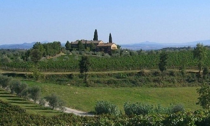 Castelnuovo Berardenga House | Enchanting 15th Century House with Pool on Wine Estate