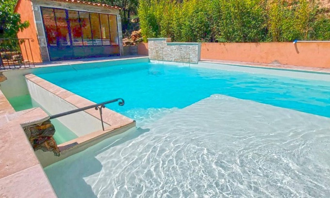 Massebœuf House | Air-Conditioned Retreat with Private Pool and Pet-Friendly Perks
