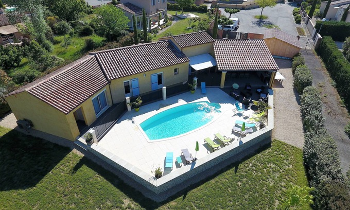 Vaison-la-Romaine Villa | Air-Conditioned Villa with Heated Pool and Ocean View