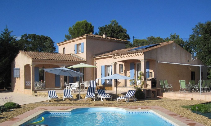 Vers-Pont-du-Gard Villa | Air conditioned villa, 800m from the Pont du Gard, 6km of uses, 20 km from Avignon and Nîmes