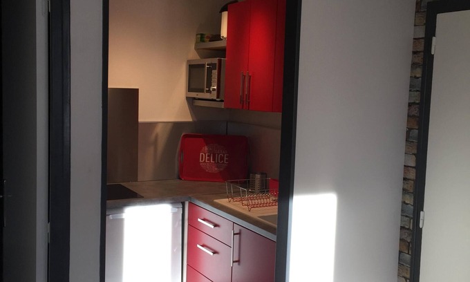 Chateauroux House | Cozy Cottage in the DRC: Pet-Friendly Berry Vacation Rental