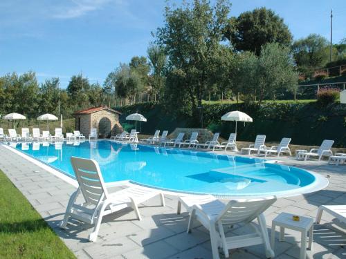 Popoltaio-Schiacciato House | Refreshing Flat with Pool and Wellness Area Awaits You