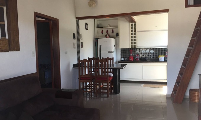 Barra da Lagoa House | Comfortable Rooms with Kitchen and Air Conditioning