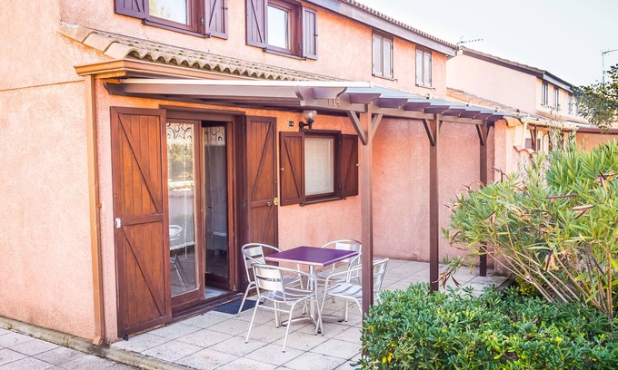 Portiragnes-Plage House | Relax in an Air-conditioned Villa with Pools, Near the Sea