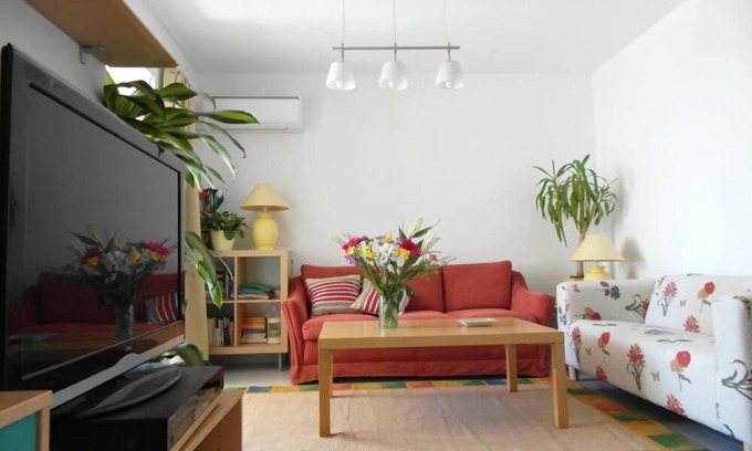 Urbanova Apartment | Beachside Retreat: 9.8/10, Free WiFi & Netflix Access