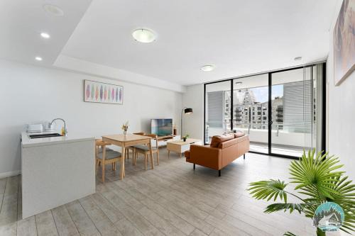 Rosebery Apartment | Family-Friendly Aircabin - Rosebery 2-Bed Apartment with Parking