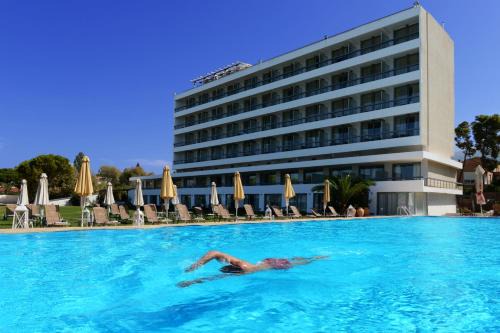 Kastellocampos Hotel | Beachfront Bliss at Airotel Achaia Beach - 4-Star Retreat