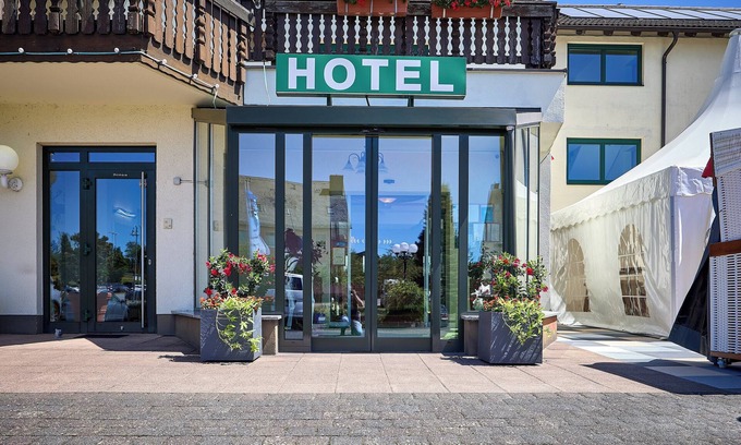 Lautzenhausen Hotel | Guest Rated: 9/10 at Airport-Hotel Fortuna with Breakfast